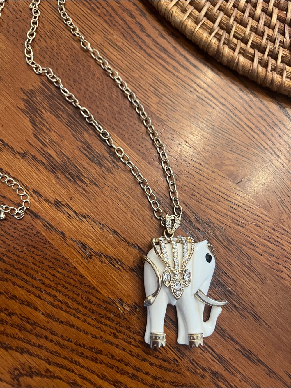 Vintage White Elephant with Gold toned accents and Rope Chain EEEUC